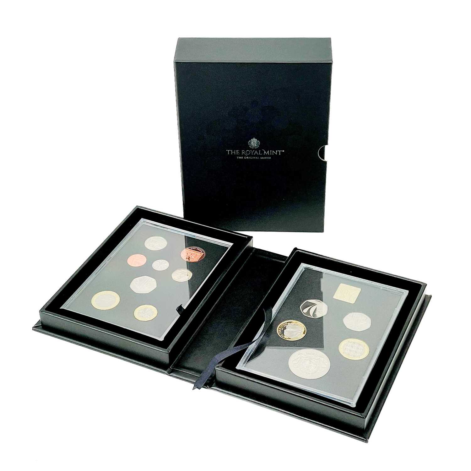 Lot 10 - Royal Mint 2022 UK Proof coin set.