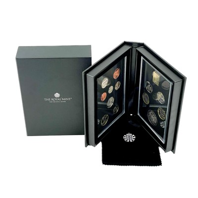 Lot 10 - Royal Mint 2022 UK Proof coin set.