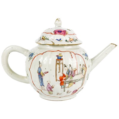 Lot 581 - A Chinese famille rose porcelain teapot, late 18th/early 19th century.