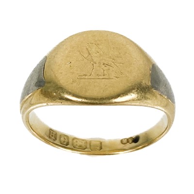 Lot 254 - An 18ct ladies signet ring.