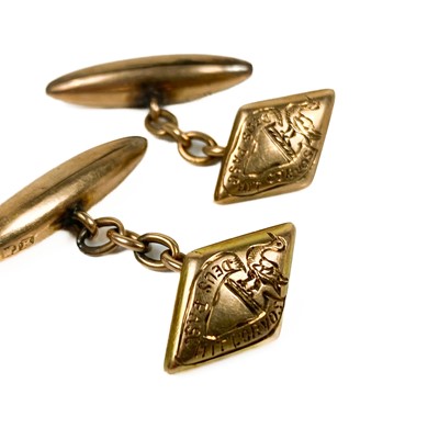 Lot 22 - A 10ct gold pair of cufflinks.