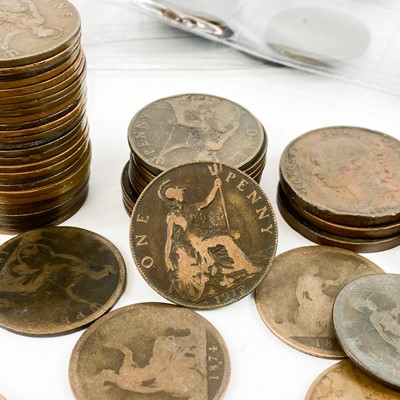 Lot 138 - UK Copper/Bronze Pennies including rare 1950 & 1951 coins.