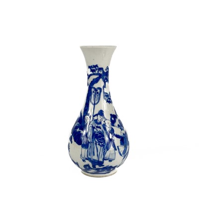 Lot 122 - A Chinese blue and white porcelain vase, Qianlong.