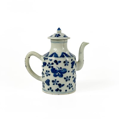 Lot 265 - A Chinese blue and white porcelain wine jug, late 18th/early 19th century.