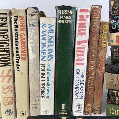 Lot 452 - 20th century Literature. Twenty-seven works including many first editions.