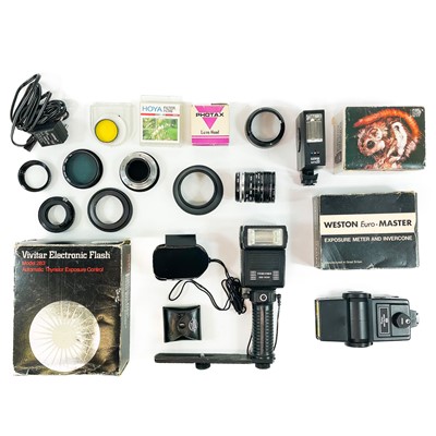 Lot 170 - A selection of camera attachments and accessories.