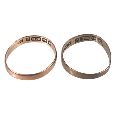 Lot 137 - Two 9ct rose gold band rings.