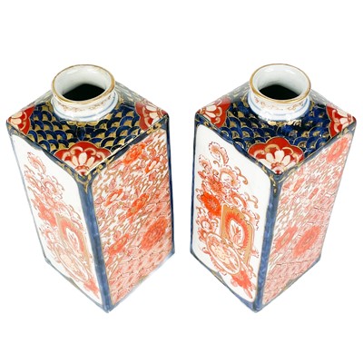 Lot 290 - A pair of Chinese Imari porcelain flasks, 18th/19th century.