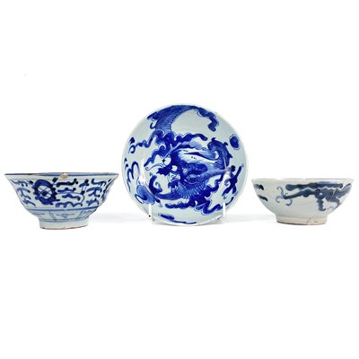 Lot 316 - A Chinese blue and white dish, Ming Dynasty.