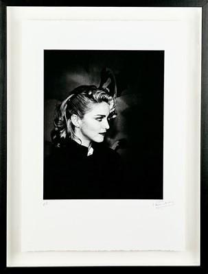 Lot 232 - Neil MACKENZIE MATTHEWS (1957), Madonna.