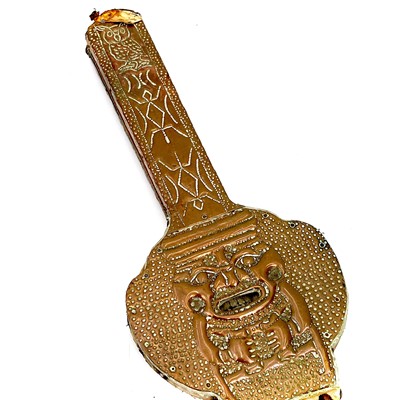 Lot 205 - A collection of various indigenous items.