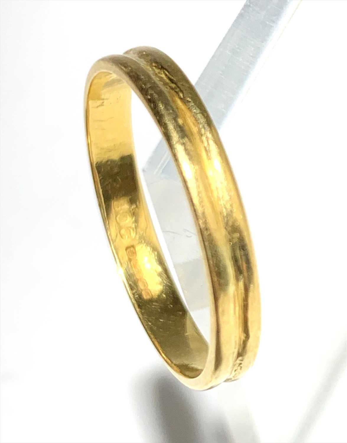 Lot 2456 - Breon O'Casey gold ring