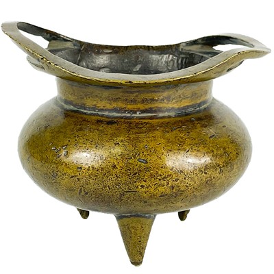 Lot 353 - A Chinese bronze tripod censer, 18th/19th century.