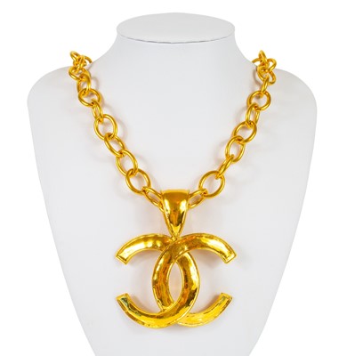 Lot 332 - A Chanel large CC pendant necklace.