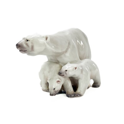 Lot 886 - A Dahl Jensen porcelain figure of a polar bear with cubs.