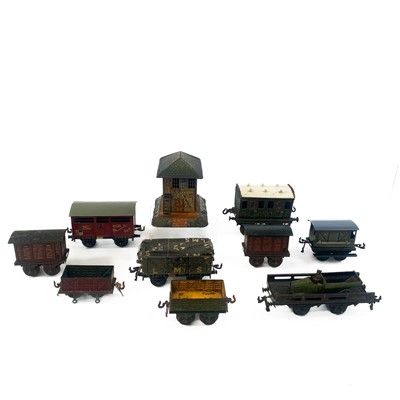 Lot 630 - Bing Tinplate 0 & 1 Gauge Wagons/Signal Box (x 10 items)