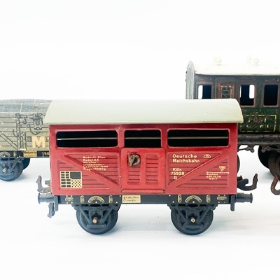 Lot 630 - Bing Tinplate 0 & 1 Gauge Wagons/Signal Box (x 10 items)