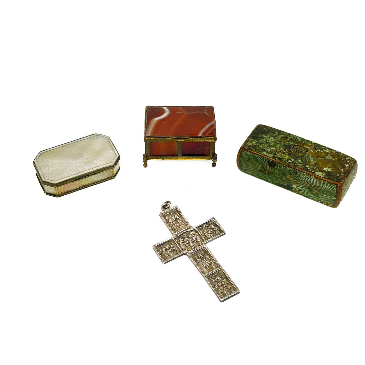 Lot 273 - A Chinese mother of pearl and white metal mounted snuff box.