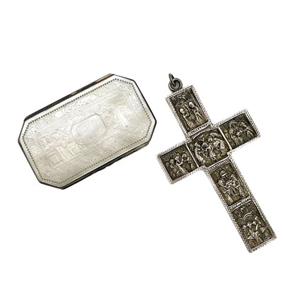 Lot 273 - A Chinese mother of pearl and white metal mounted snuff box.