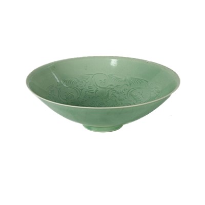 Lot 418 - A Chinese celadon crackle glazed porcelain bowl.