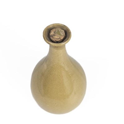 Lot 425 - A Japanese saki bottle, early 20th century.