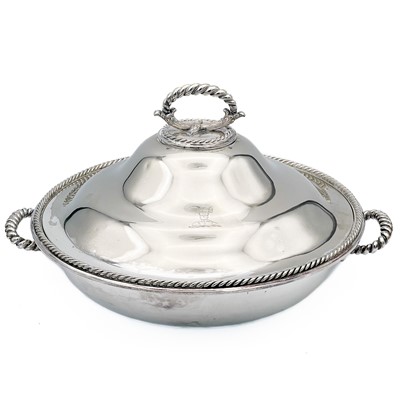 Lot 391 - An Elkington & Co silver plated tureen and cover.