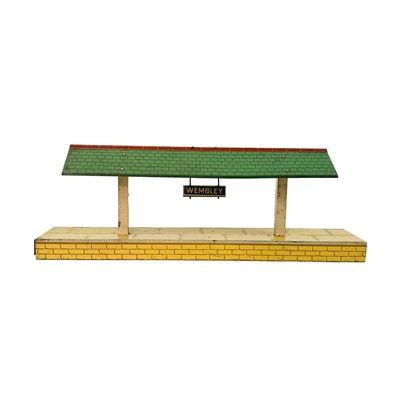 Lot 626 - Hornby 0 Gauge Railway Station, Goods Platform, Signal Box, Crane & Signals.