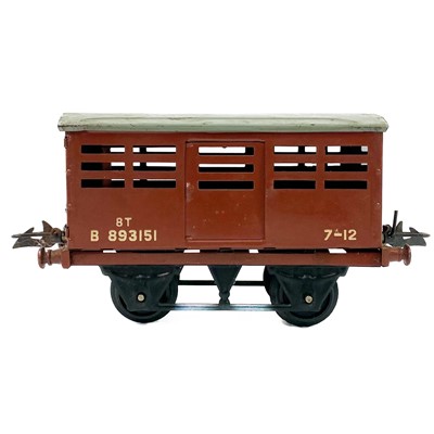 Lot 627 - Hornby 0 Gauge Wagons (x13)