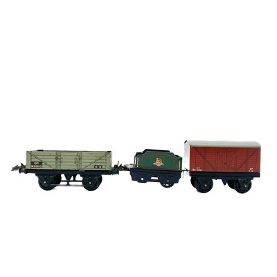 Lot 627 - Hornby 0 Gauge Wagons (x13)