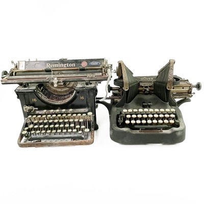 Lot 298 - A vintage typewriter by The Oliver Typewriter Company Chicago USA.