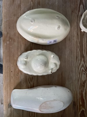 Lot 45 - A collection of jelly moulds