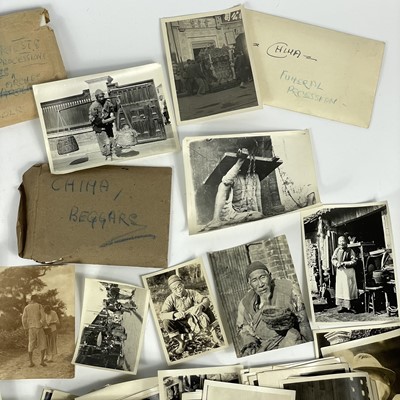 Lot 85 - Over 100 early 20th century photographs of China.