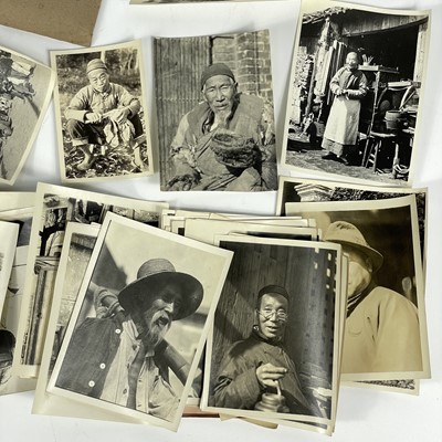 Lot 85 - Over 100 early 20th century photographs of China.