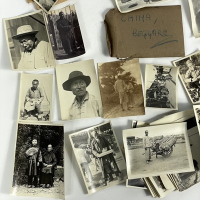 Lot 85 - Over 100 early 20th century photographs of China.