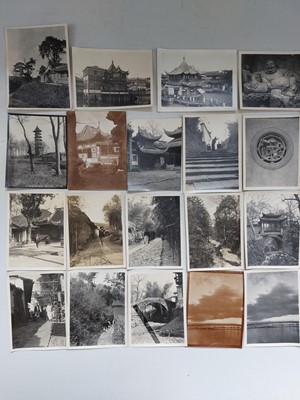 Lot 85 - Over 100 early 20th century photographs of China.