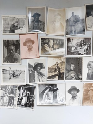 Lot 85 - Over 100 early 20th century photographs of China.