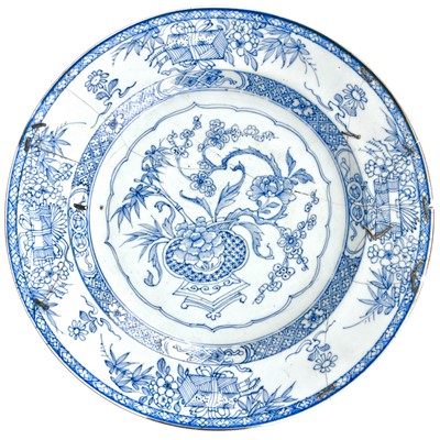 Lot 452 - A large Chinese blue and white porcelain plate, 18th century.