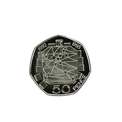 Lot 207 - G.B. 1992/93 EEC Large Size 50 pence - bright Unc.