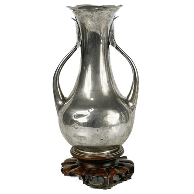 Lot 527 - A Chinese export silver vase, circa 1900.