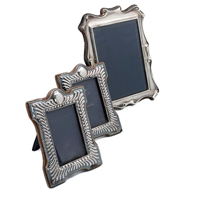 Lot 38 - A pair of modern silver small photograph frames by Keyford Frames Ltd.