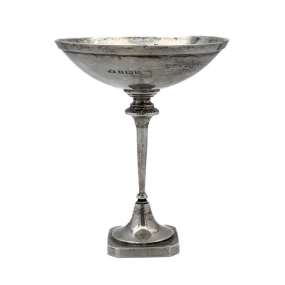 Lot 59 - A George V silver pedestal sorbet cup by Mappin & Webb.