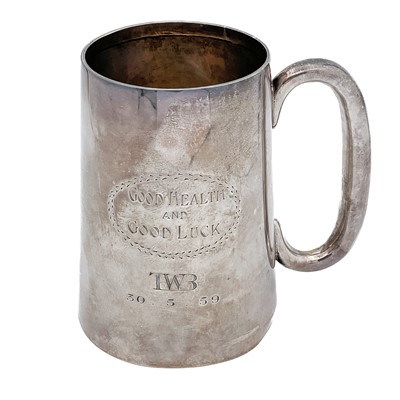 Lot 30 - A George V silver mug by Joseph Gloster Ltd.