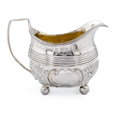 Lot 333 - A George III silver cream jug.