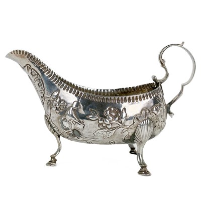 Lot 86 - A George III Irish silver gravy boat by Matthew West.