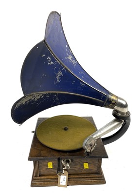 Lot 279 - An early 20th century Standard Model 'A' Gramophone.