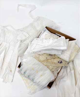 Lot 3010 - A collection of early 20th century domestic...