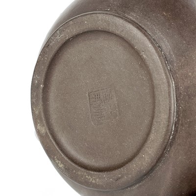 Lot 576 - A Chinese Yixing pottery teapot, seal mark.
