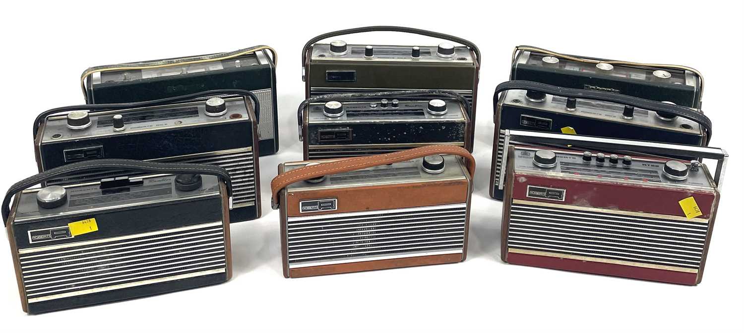 Lot 250 - A collection of vintage 'Roberts' radios.