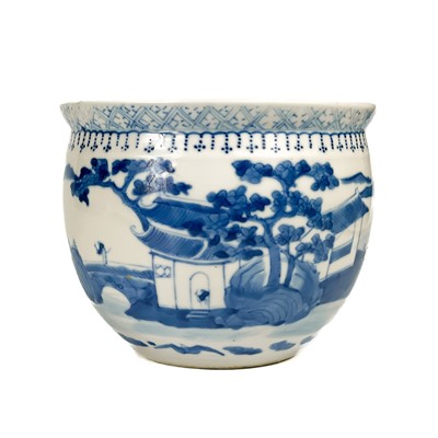 Lot 519 - A Chinese blue and white porcelain jardiniere, 19th century.