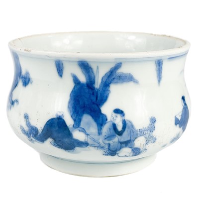 Lot 492 - A Chinese blue and white porcelain censer, 19th century.